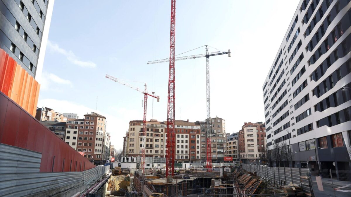 La construcción vuelve a incidir en que la falta de mano de obra hará imposible ejecutar los fondos europeos para vivienda 2 FRECOM