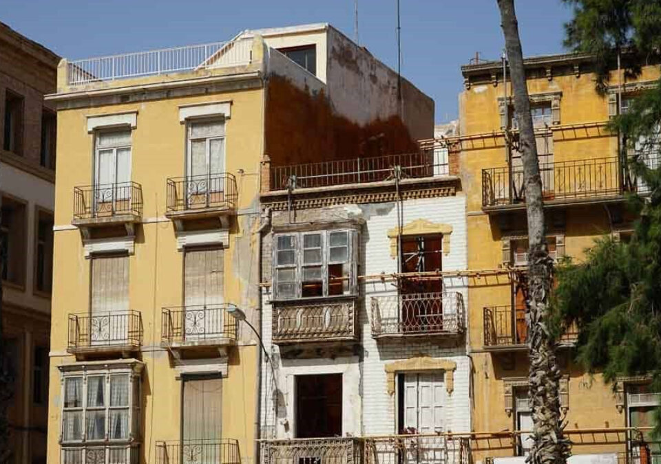El alza de los precios ralentiza la reforma y construcción de pisos en el casco histórico de Cartagena 2 FRECOM