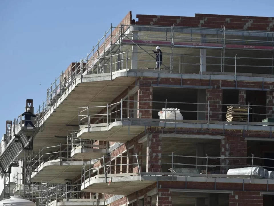 Los constructores de la Región de Murcia temen que el gravamen de Trump al acero encarezca los materiales | La Verdad 15 FRECOM