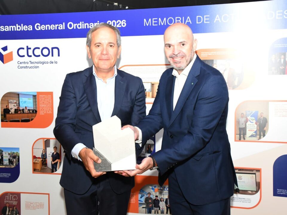 Juan Luis Porrúa, director de Cementos La Cruz, nuevo presidente del CTCON 6 FRECOM Juan Luis Porrúa, director de Cementos La Cruz, nuevo presidente del CTCON 6 FRECOM